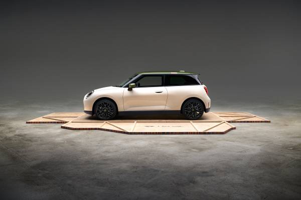 MINI Paul Smith Edition - Midnight Black (10/2025)