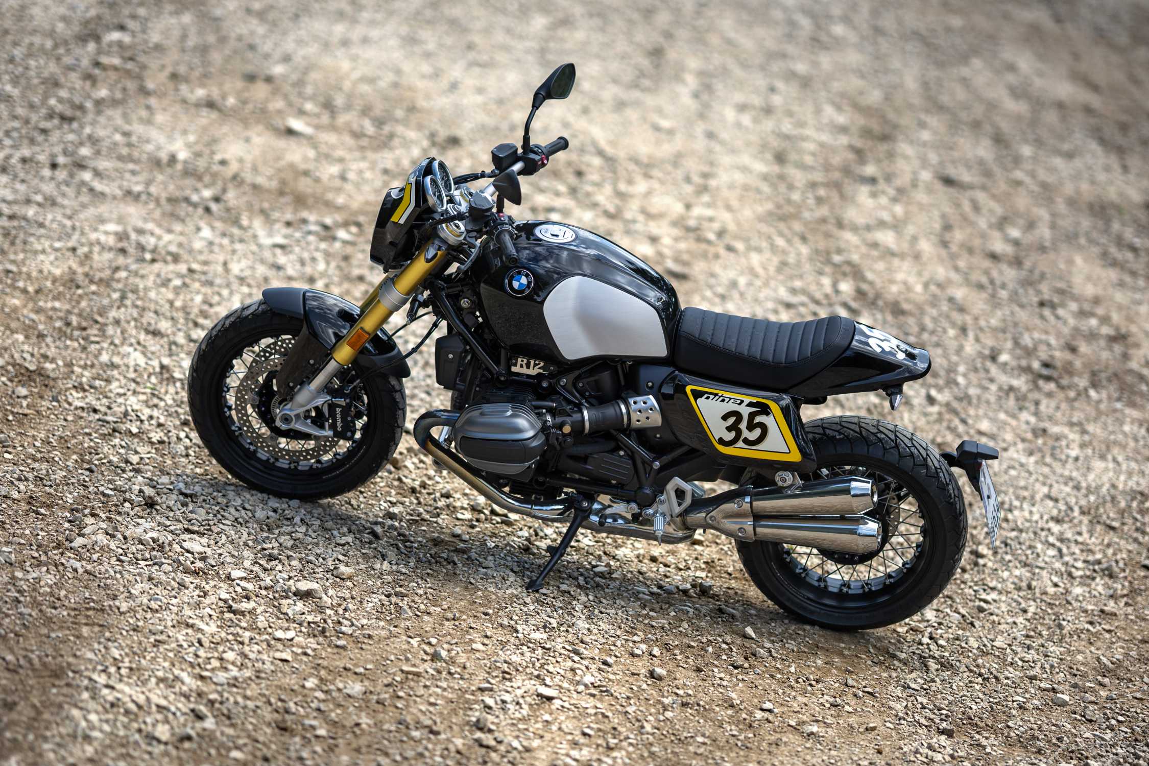 BMW Motorrad presents the accessories package The Tracker for the BMW R 12 nineT. (08/2025)