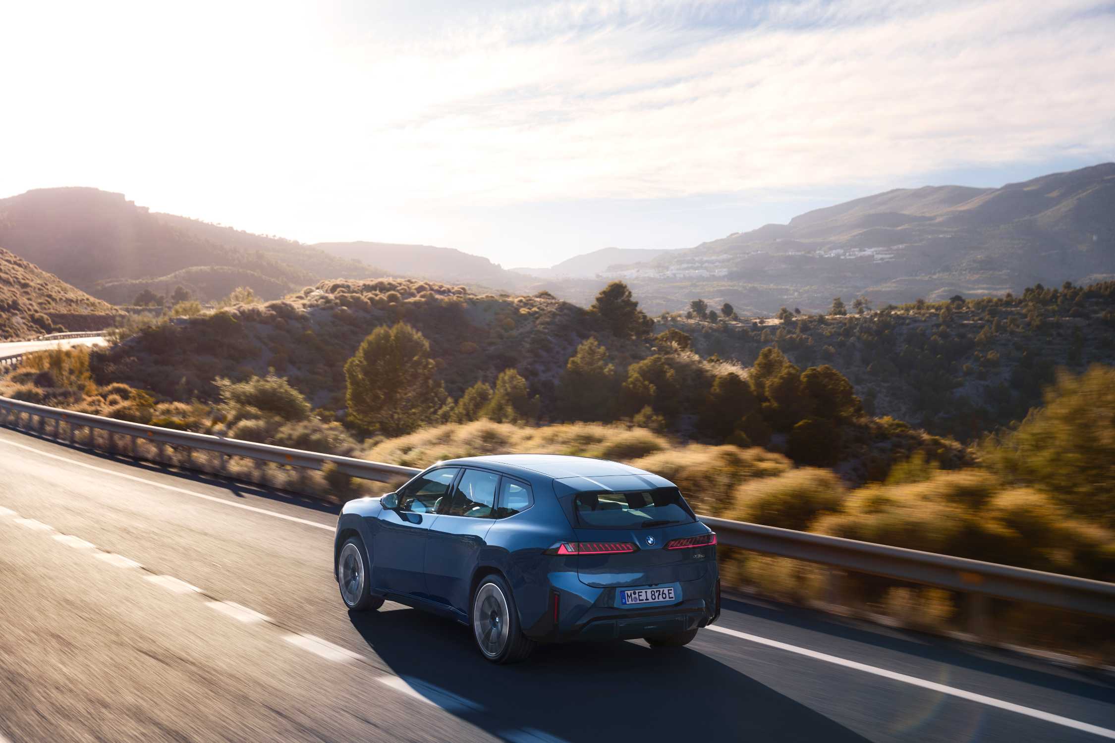 The new BMW iX3 50 xDrive (09/2025).