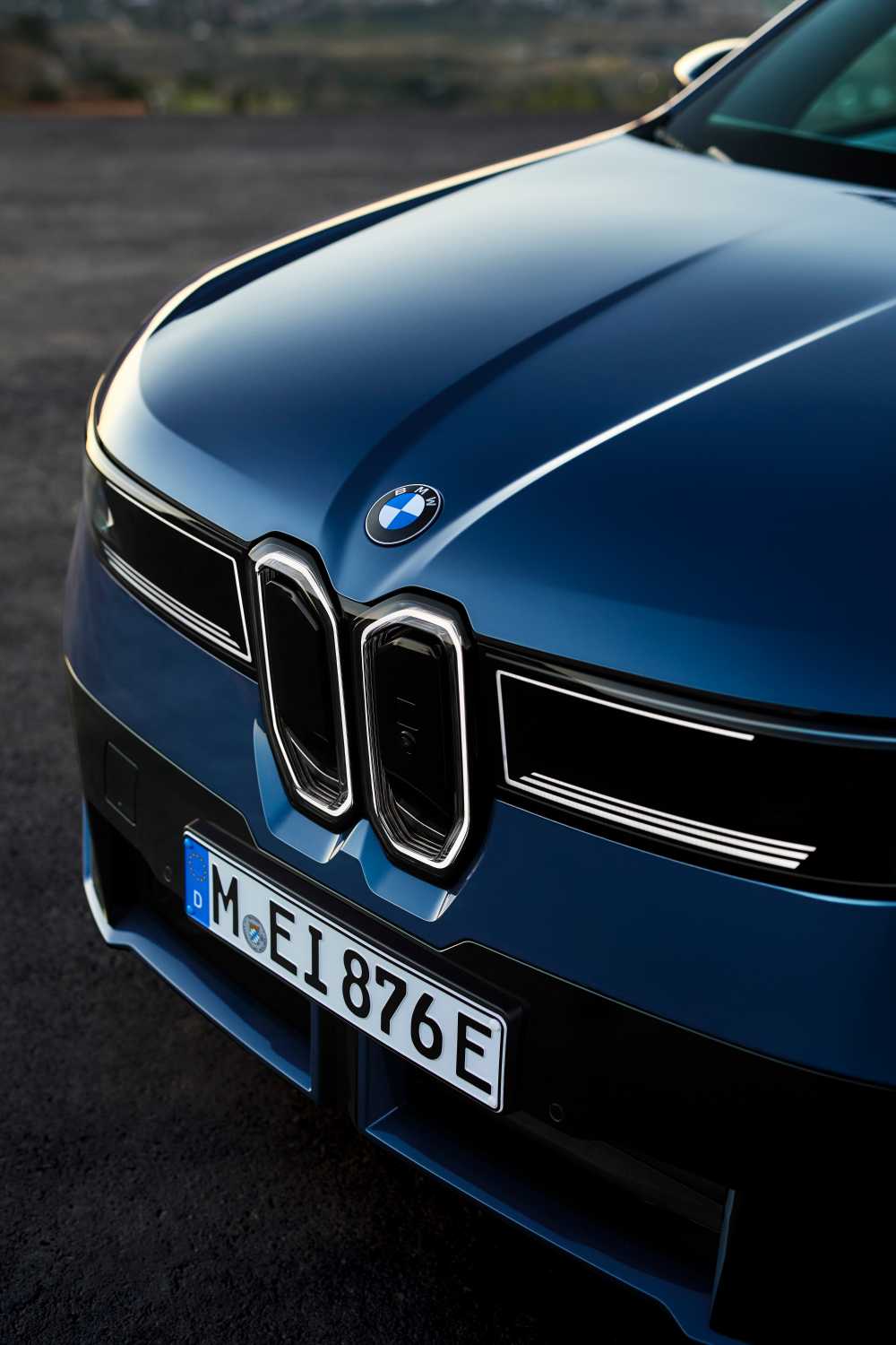 The new BMW iX3 50 xDrive (09/2025).