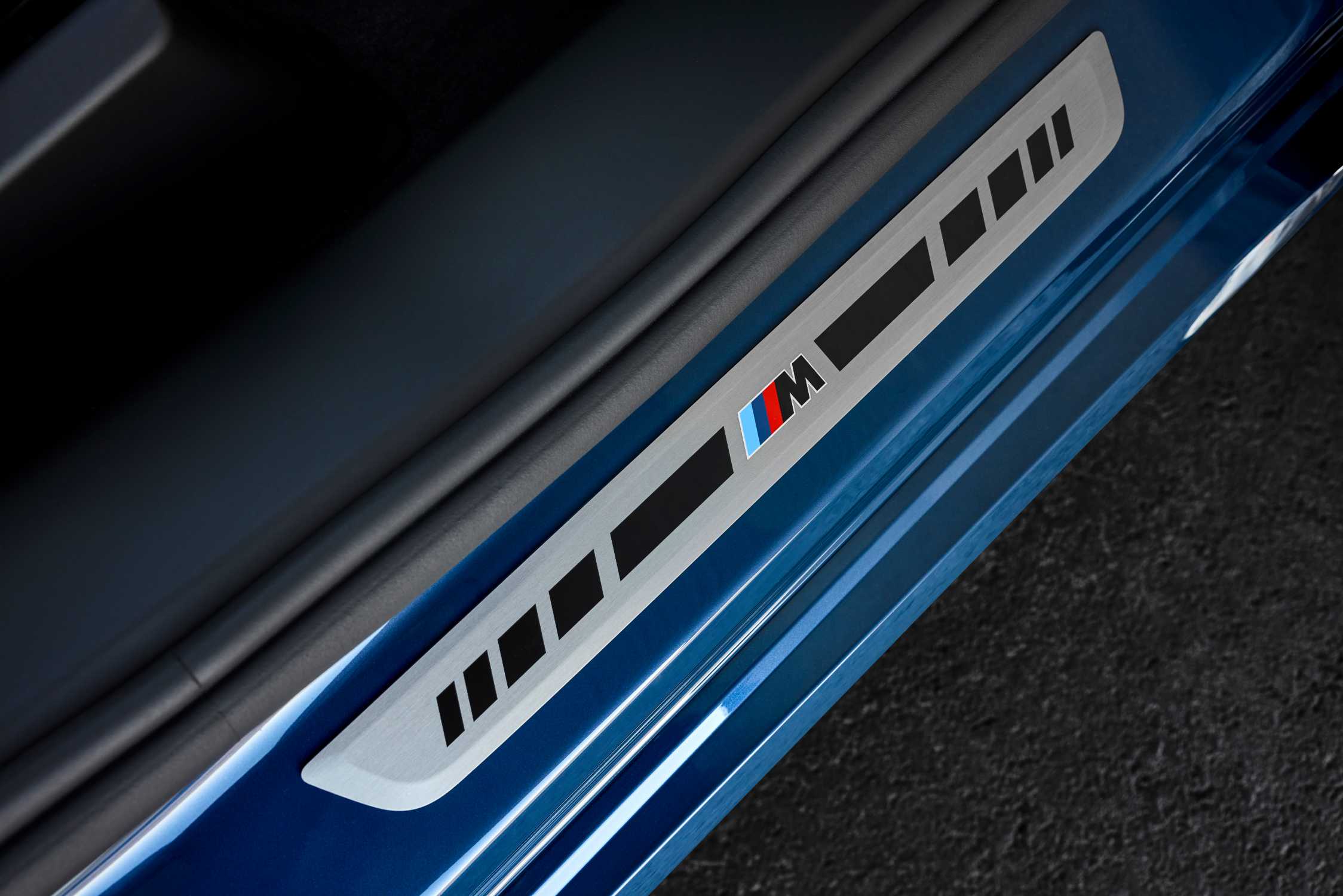 The new BMW iX3 50 xDrive (09/2025).