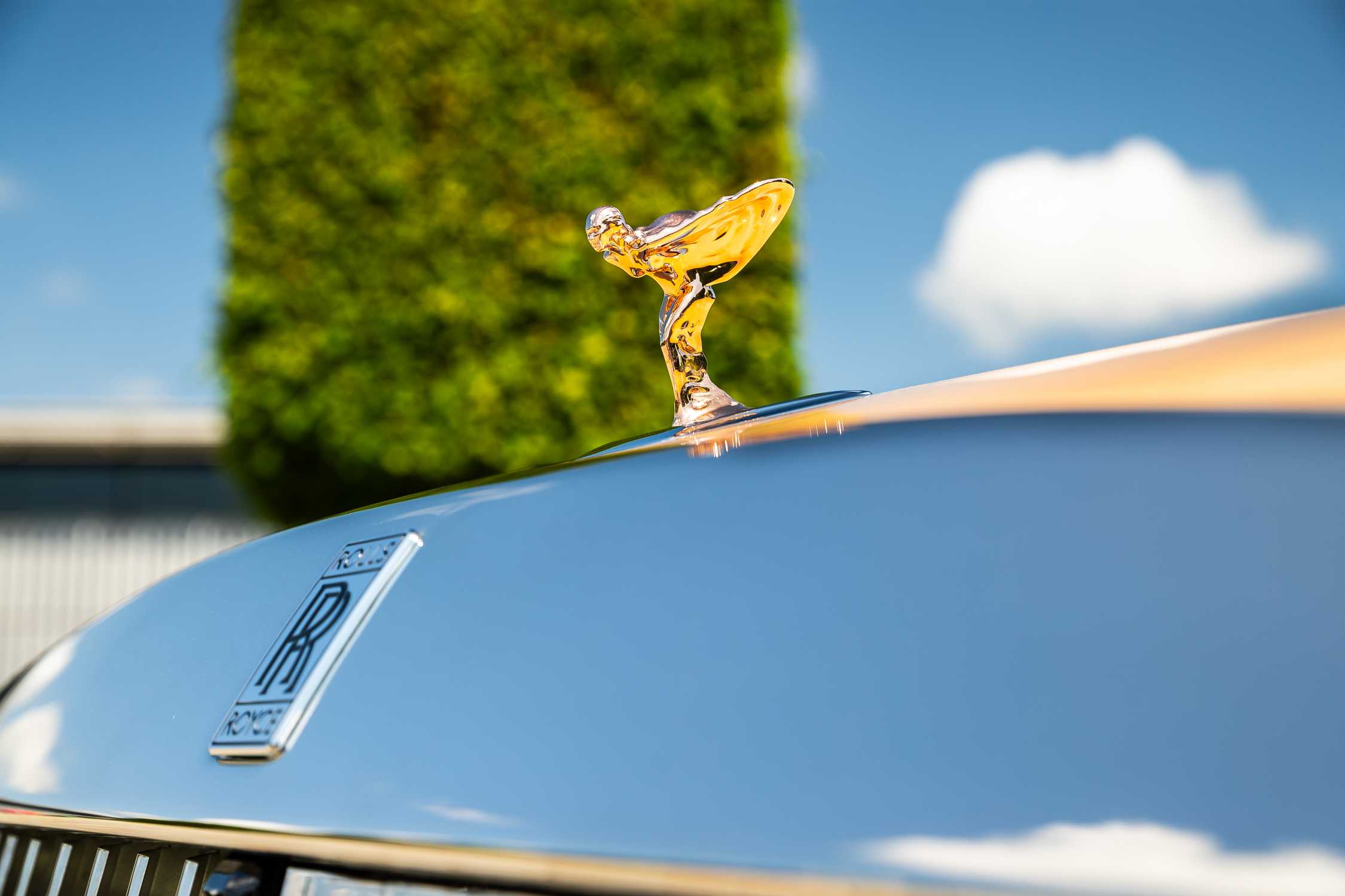 ROLLS-ROYCE SPECTRE BAILEY - ROSE GOLD SPIRIT OF ECSTASY