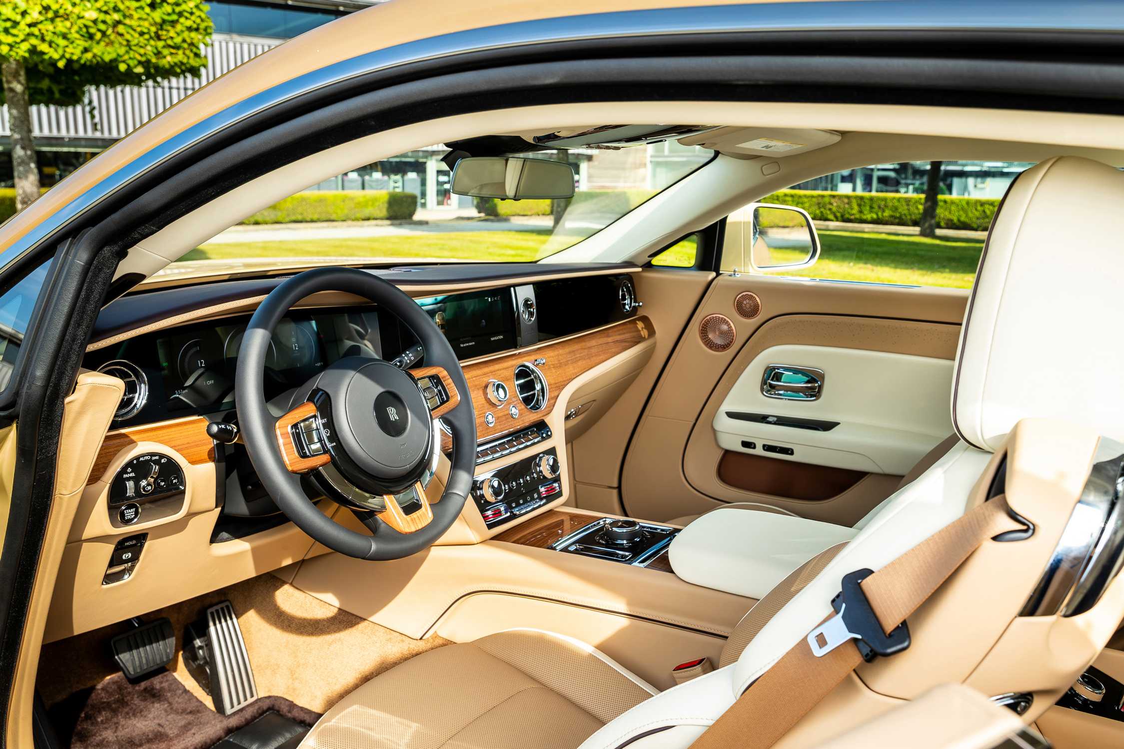 ROLLS-ROYCE SPECTRE BAILEY - INTERIOR
