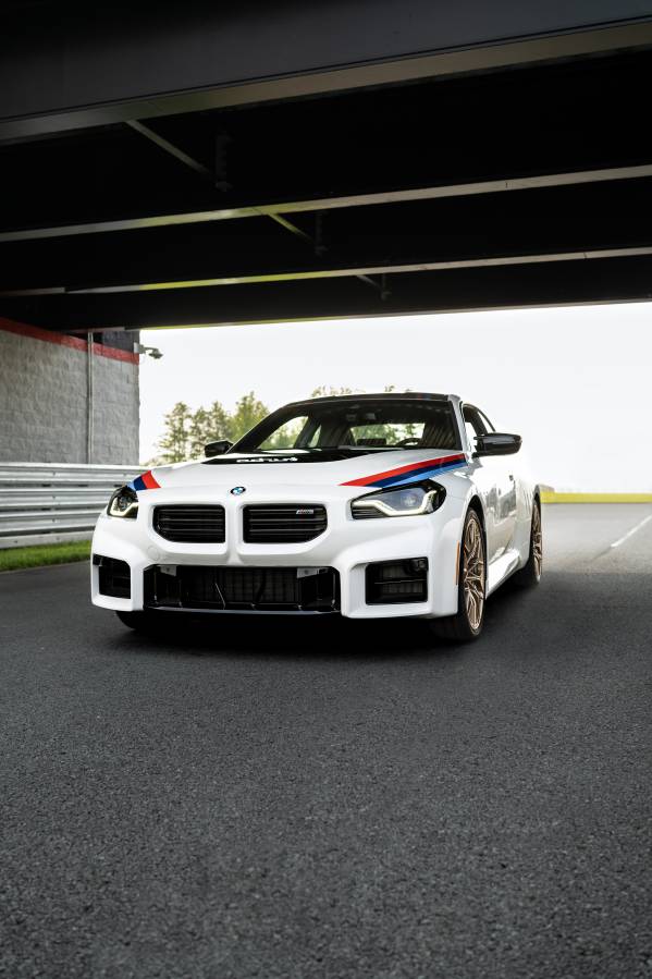 The all-new BMW M4 Coupé, Austin Yellow Metallic. 19“ M Light