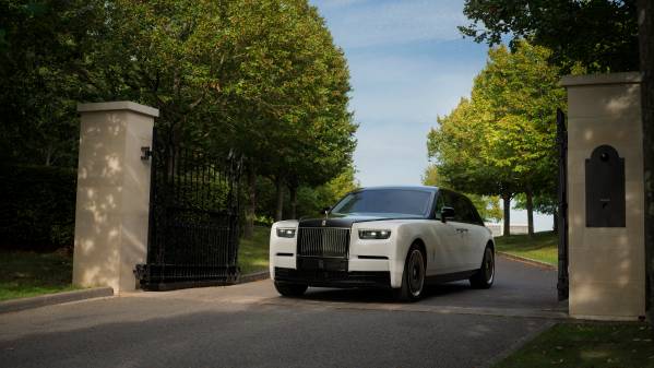 SPECTACULAR, SINGULAR AND DISTINCTLY SUCCESSFUL: ROLLS-ROYCE