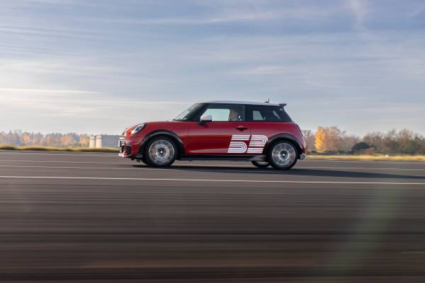 MINI 1965 Victory Edition: A Motorsport Legend for the Present Day.