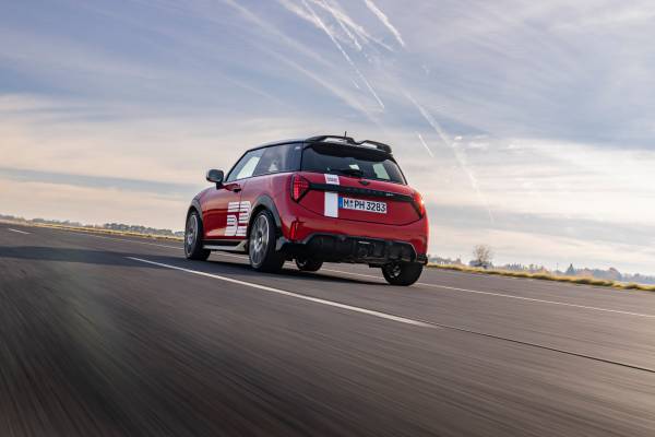 MINI 1965 Victory Edition: A Motorsport Legend for the Present Day.
