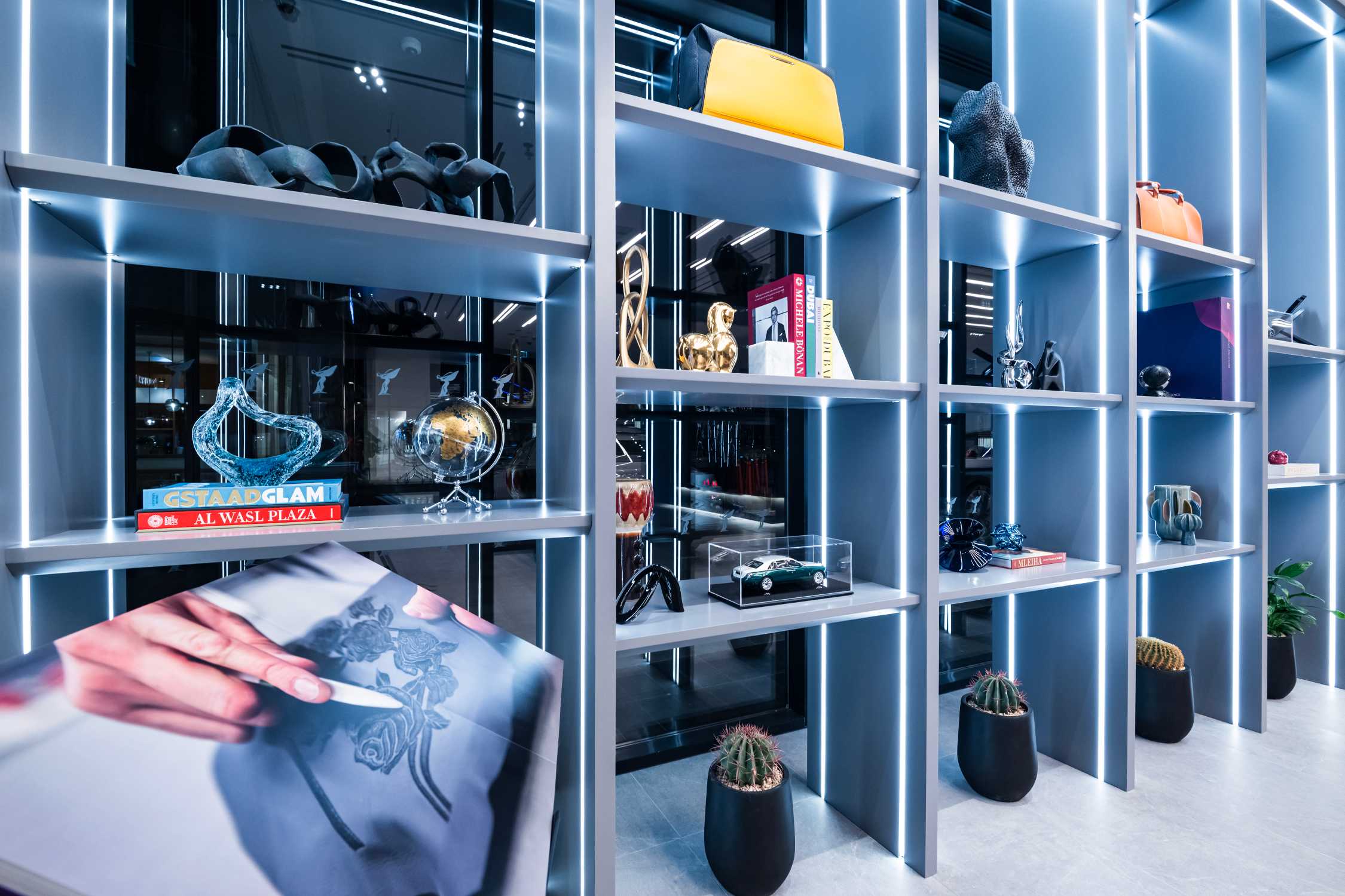 ROLLS-ROYCE MOTOR CARS DUBAI CITY WALK OPENS NEW LUXURY SHOWROOM