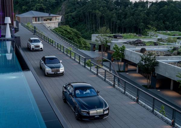 ROLLS-ROYCE CELEBRATES TENTH ANNIVERSARY OF BLACK BADGE: THE