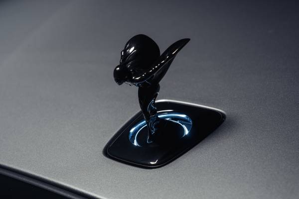 CELEBRATING THE ART OF LACE: ROLLS-ROYCE UNVEILS ONE-OF-ONE