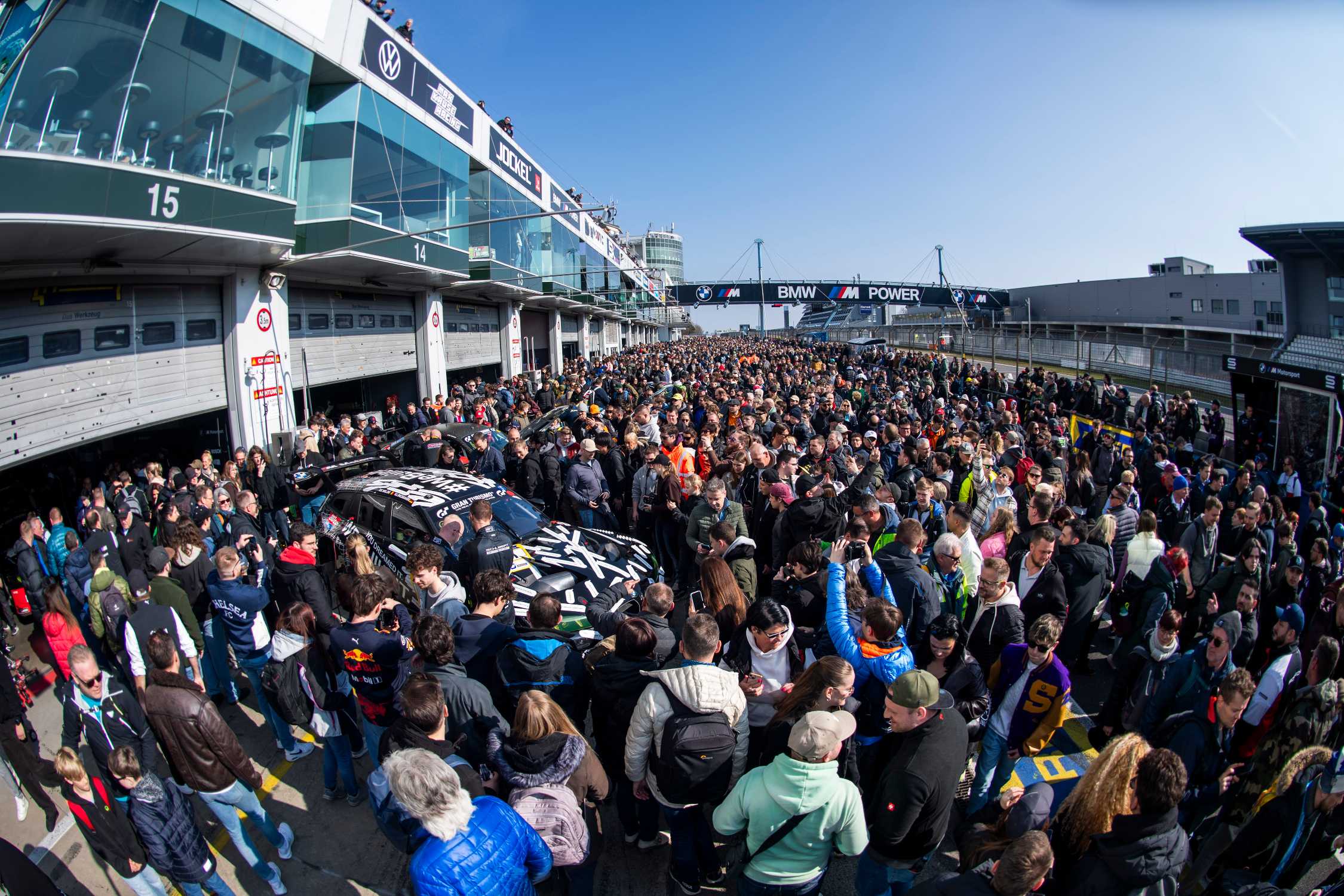 NLS: Spectacular racing debut for the BMW M3 Touring 24H – ROWE Racing wins with the BMW M4 GT3 EVO.