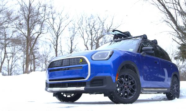 THE MINI COUNTRYMAN ACCESSORIZED FOR THE OUTDOOR ADVENTURIST