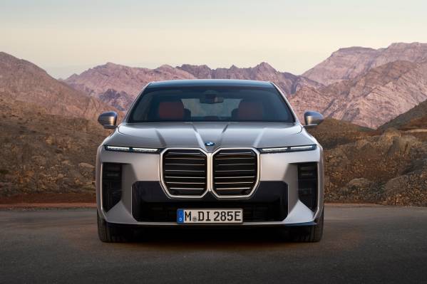 First global deliveries of the BMW i8. BMW laser light debuts for