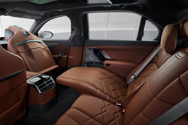 bmw tobacco interior BMW Individual 7 Series Saloon/Sedan Long version (F02 LCI) – Interior: BMW  Individual fine-grain Merino leather Champagne – Interior trim: BMW  Individual fine-wood trim Satin Walnut Honey Brown. © BMW AG (10/2013)