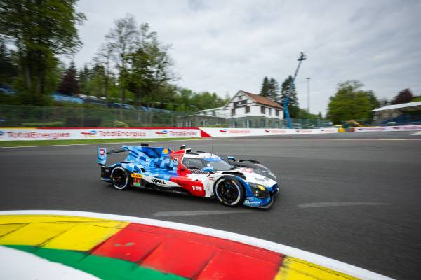 The BMW M Hybrid V8 LEGO Speed Champions model set.