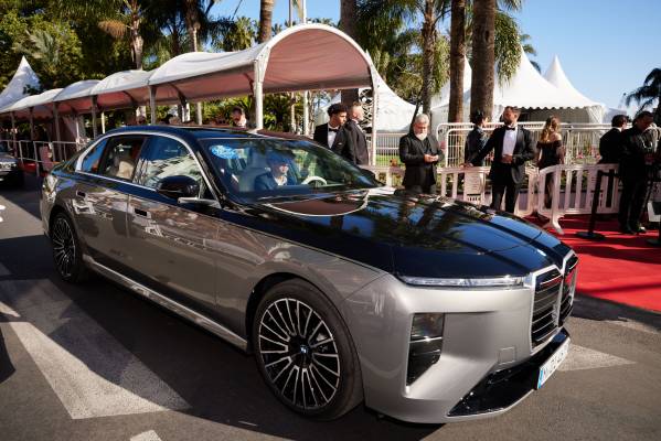 The tailor-made Louis Vuitton luggage set for the BMW i8 made from