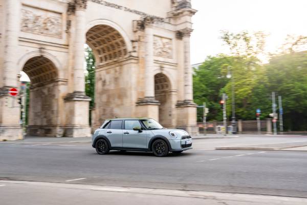 MINI Cooper S 5-Door Paul Smith Edition (05/2026)