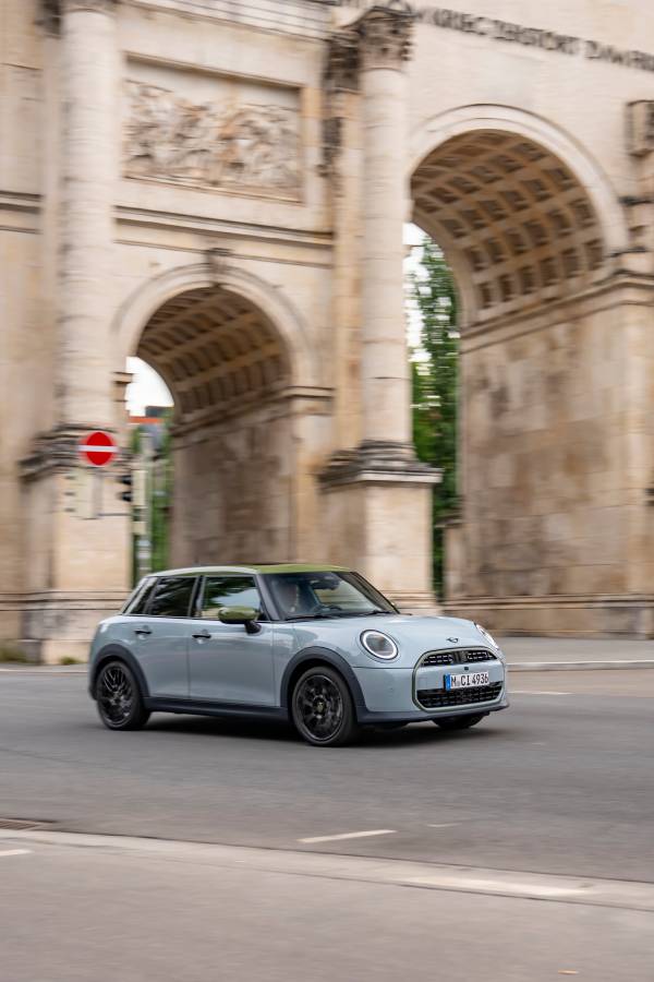 MINI Cooper S 5-Door Paul Smith Edition (05/2026)