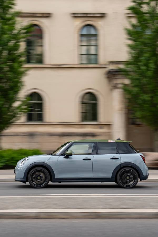 MINI Cooper S 5-Door Paul Smith Edition (05/2026)