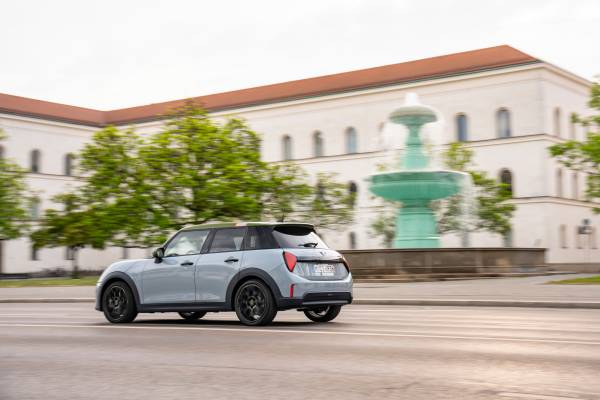 MINI Cooper S 5-Door Paul Smith Edition (05/2026)