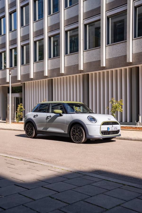 MINI Cooper S 5-Door Paul Smith Edition (05/2026)