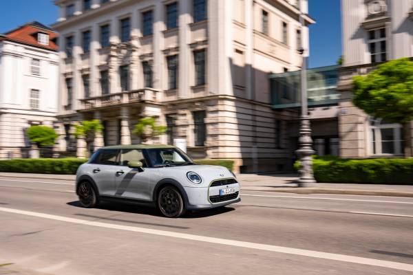 MINI Cooper S 5-Door Paul Smith Edition (05/2026)