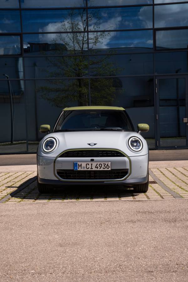 MINI Cooper S 5-Door Paul Smith Edition (05/2026)