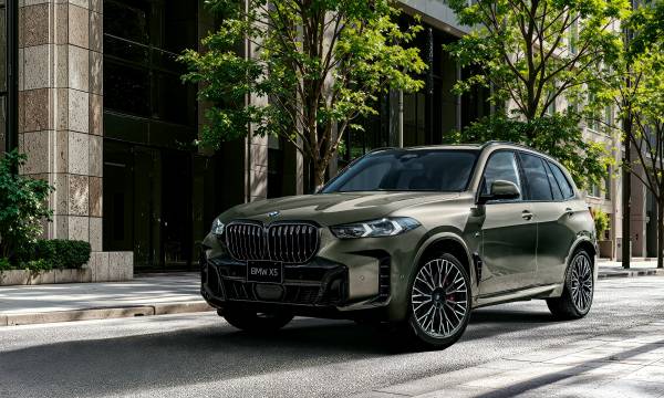 BMWとKithが協力関係を継続しBMW XMの限定モデル「BMW XM by Kith」を発表