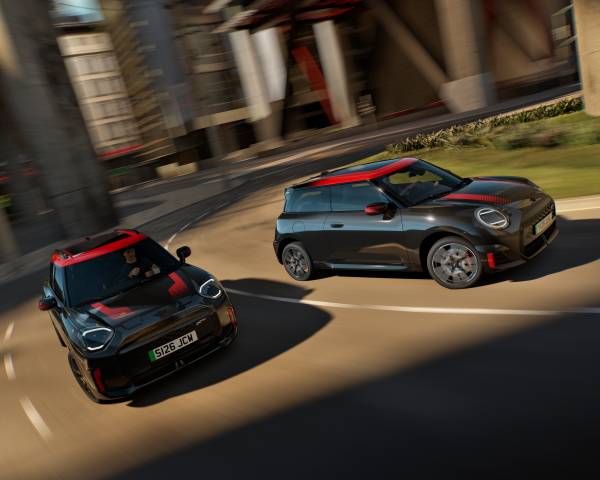 限定車「MINI John Cooper Works Clubman GP Inspired Edition」誕生