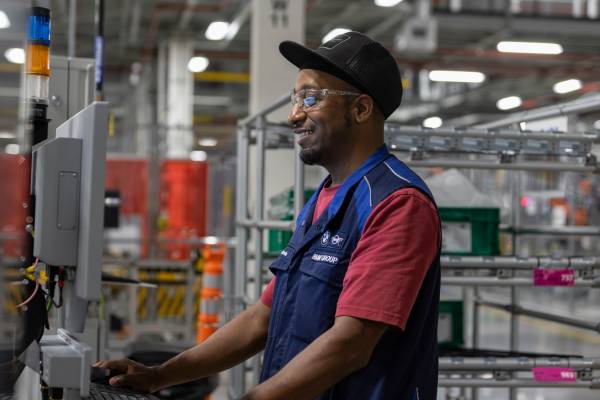 High-Voltage Battery Assembly at BMW Group Plant Woodruff. (07/2026)
