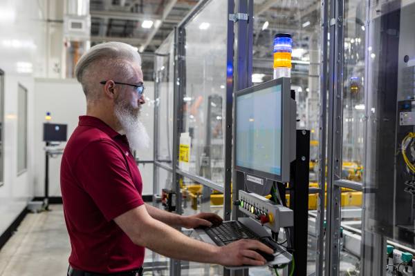 High-Voltage Battery Assembly at BMW Group Plant Woodruff. (07/2026)