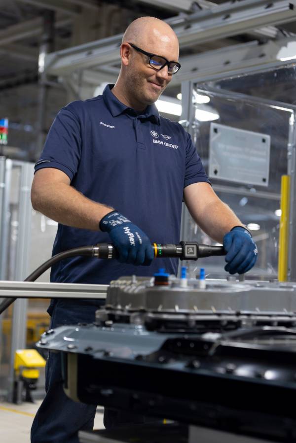 High-Voltage Battery Assembly at BMW Group Plant Woodruff. (07/2026)
