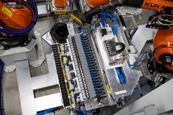 High-Voltage Battery Assembly at BMW Group Plant Woodruff. (07/2026)