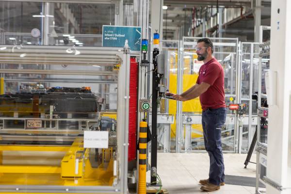 High-Voltage Battery Assembly at BMW Group Plant Woodruff. (07/2026)