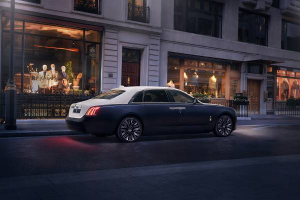 ROLLS-ROYCE GHOST SAVILE ROW: A CELEBRATION OF BESPOKE TAILORING AND PERSONAL STYLE