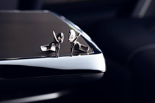 ROLLS-ROYCE GHOST SAVILE ROW: A CELEBRATION OF BESPOKE TAILORING AND PERSONAL STYLE