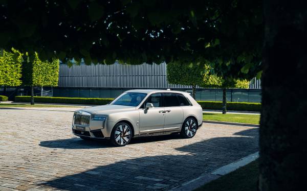 ROLLS-ROYCE CULLINAN BOHEMIAN SUNSET