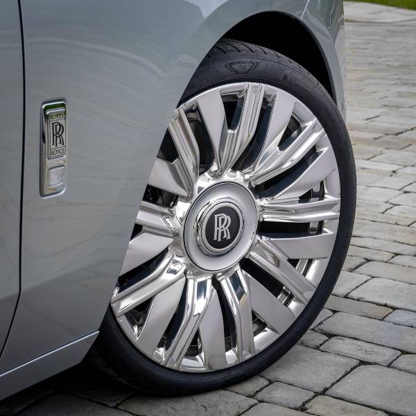ROLLS-ROYCE GHOST EXTENDED: NOOSA COLLECTION SERIES #1 - COMMISSIONED TO REFLECT THE JOURNEY FROM BRISBANE TO THE HEAVENLY COASTLINE OF NOOSA