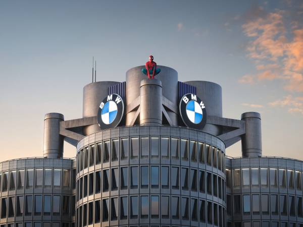 BMW brings the Neue Klasse to the big screen.