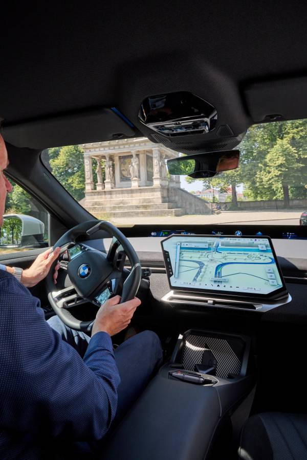 BMW Maps with Driver Assistance