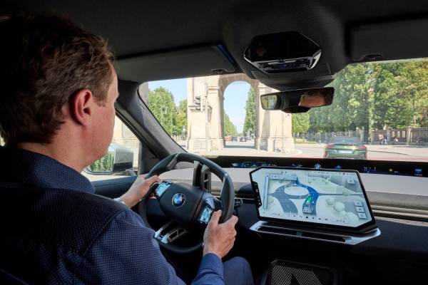 BMW Maps with Driver Assistance