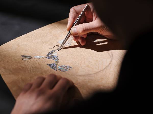 UNVEILING PHANTOM HUMMINGBIRD: THE FIRST ROLLS-ROYCE IN HISTORY WITH ABALONE SHELL MARQUETRY