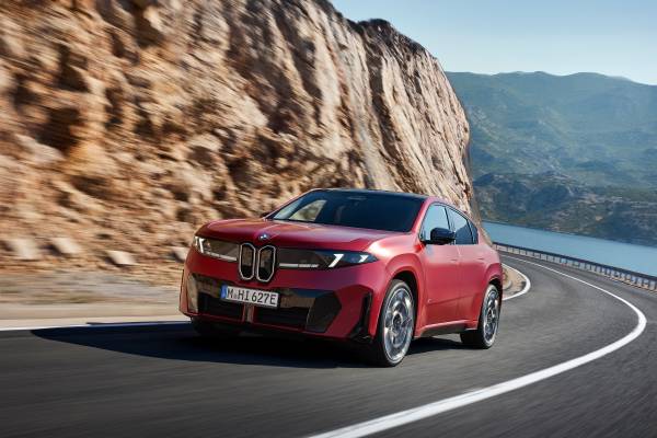 BMW iX4 M60 xDrive - Driving Shots (10/26)