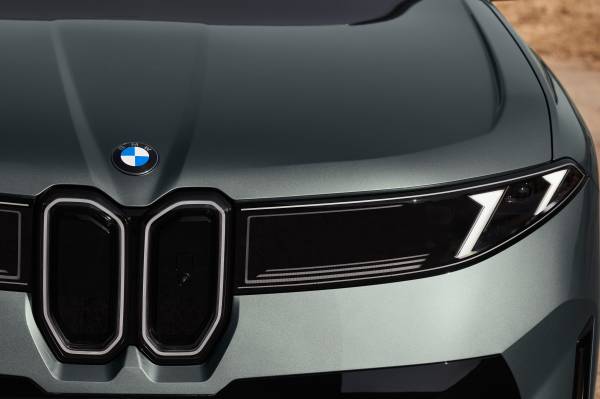 BMW Motorrad Grand Racer helmet. (10/2020)