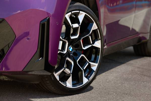 BMW iX3 40 - UK Images