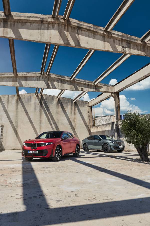 The new BMW iX2 xDrive30, Brooklyn Grey - Interior. (02/2024)