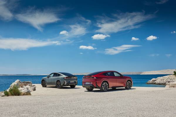 BMW iX4 - Highlight Shots (10/26)