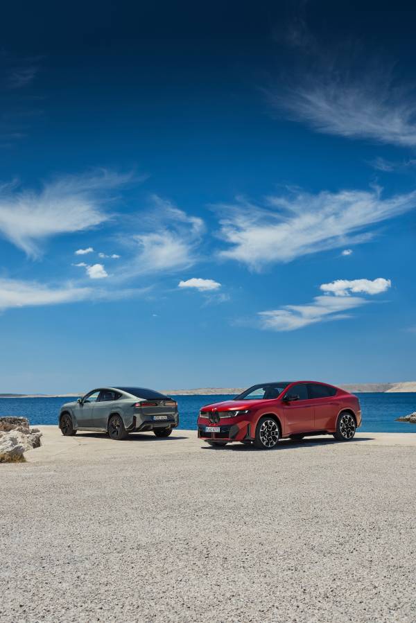 BMW iX4 - Highlight Shots (10/26)
