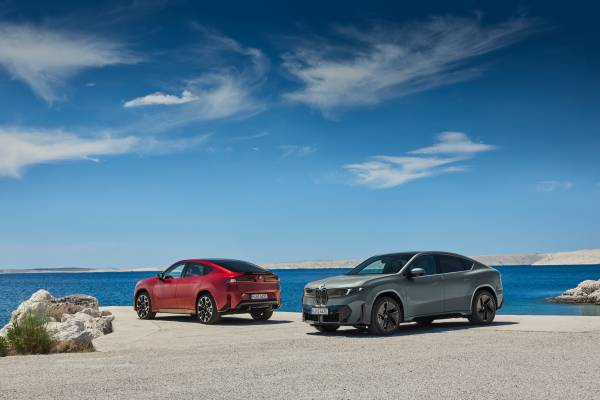 BMW iX4 - Highlight Shots (10/26)