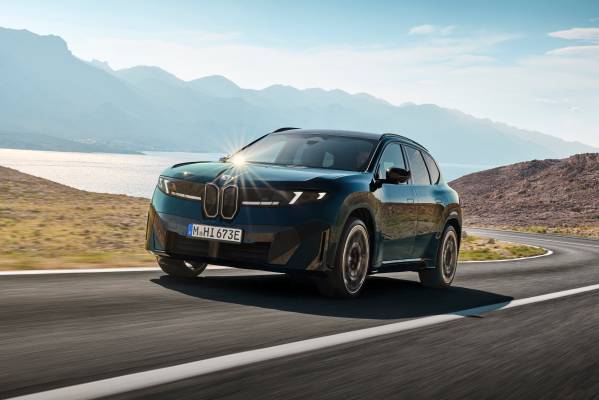 The new BMW iX3 M60 xDrive. (10/2026)